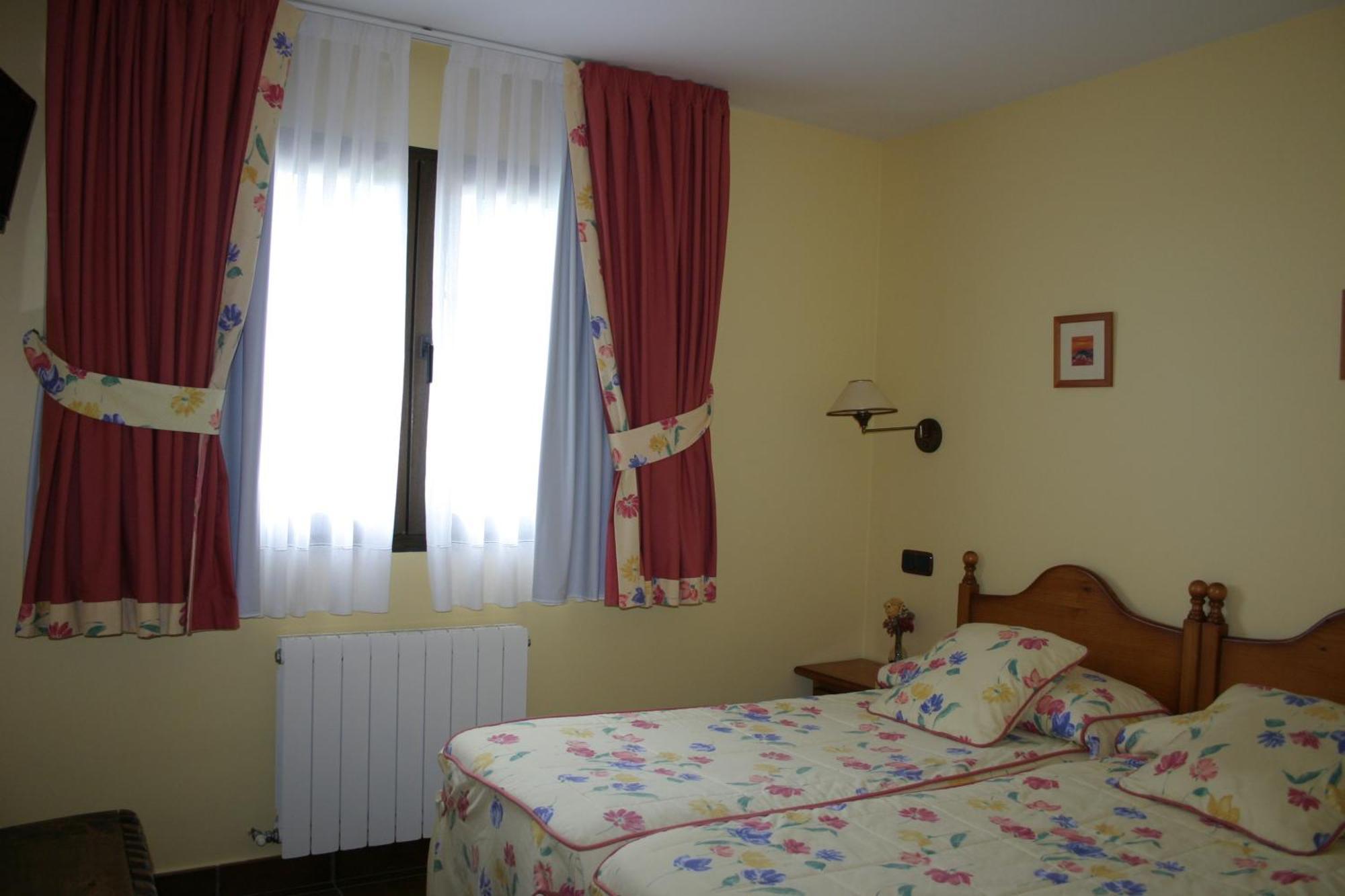 Somonte Hotel Quintes Exterior photo